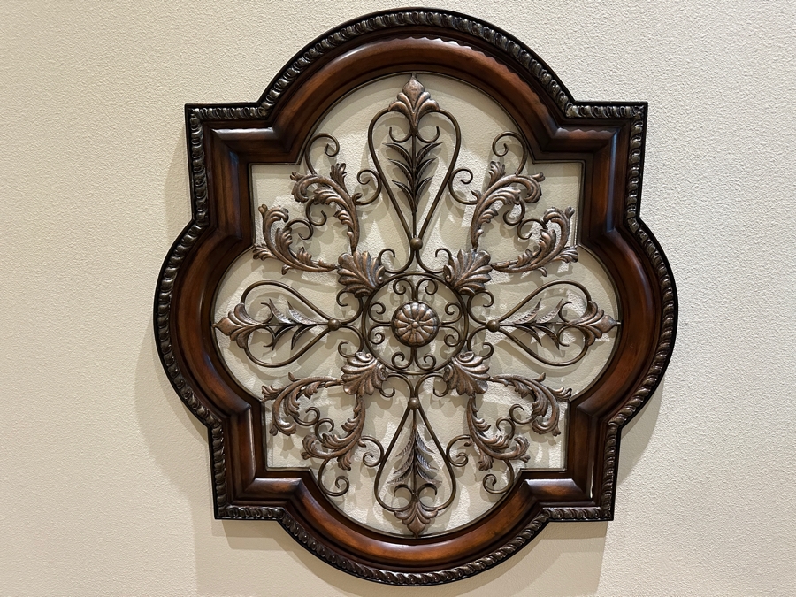 Pair of Metal Quatrefoil Wall Decor 39'W x 44'H [Photo 2]