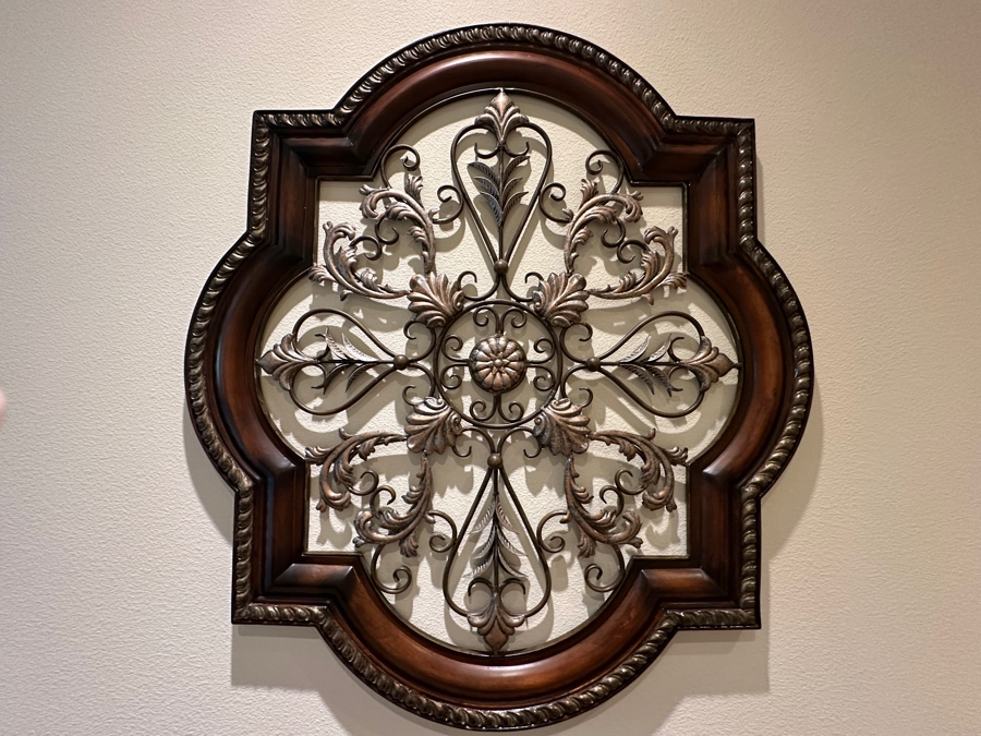Pair of Metal Quatrefoil Wall Decor 39'W x 44'H [Photo 1]