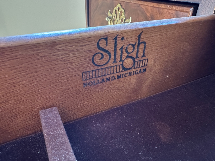 Sligh Chippendale Style Leather Top Writing Desk with Key 60'W x 30'D x 30'H [Photo 6]