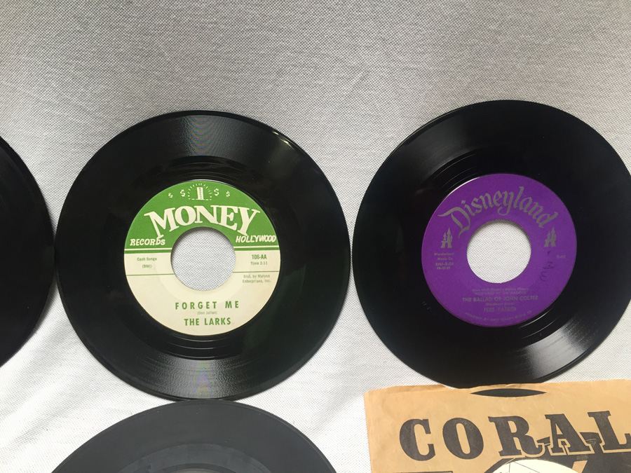Lot of 45's Vinyl Records [Photo 6]