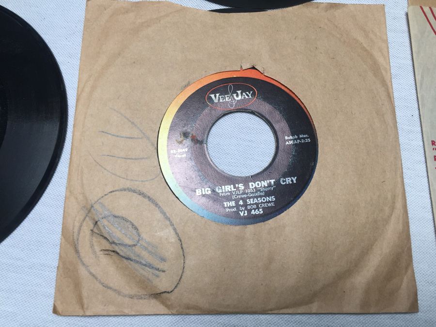Lot of 45's Vinyl Records [Photo 9]