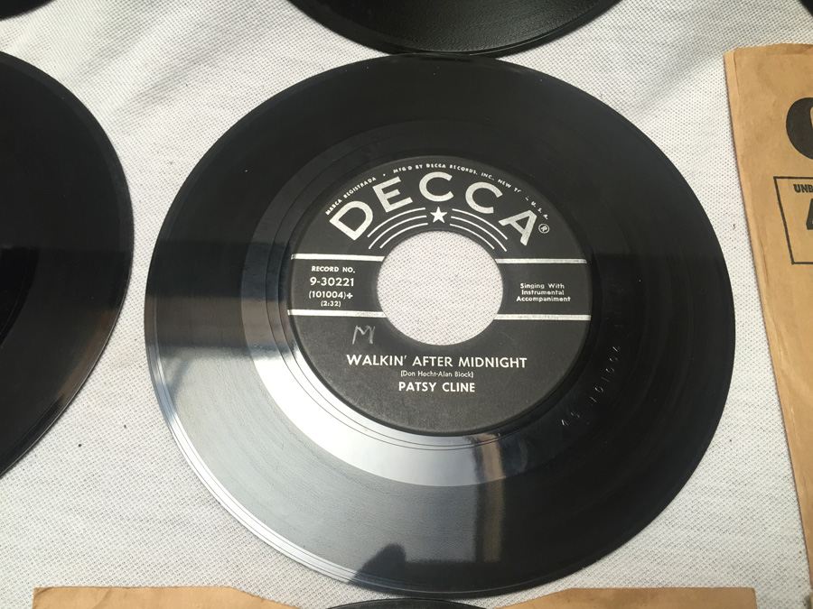 Lot of 45's Vinyl Records [Photo 8]