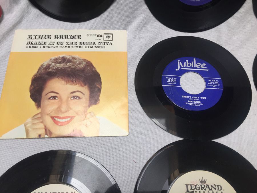 Lot of 45's Vinyl Records [Photo 3]