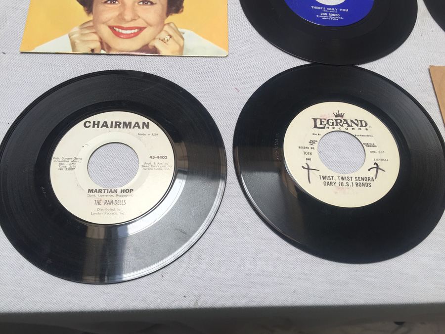 Lot of 45's Vinyl Records [Photo 2]