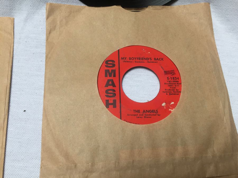 Lot of 45's Vinyl Records [Photo 12]