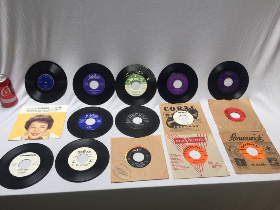 Lot of 45's Vinyl Records [Photo 1]