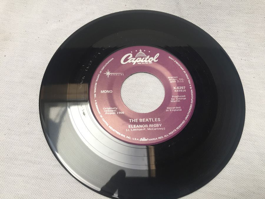 45 Vinyl Record Capital The Beatles X-6297 MONO Yellow Submarine / Eleanor Rigby [Photo 3]