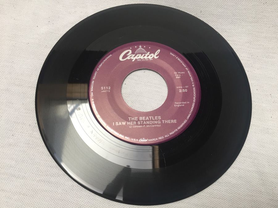 45 Vinyl Record Capital The Beatles 5112 I Saw Her Standing There / I Want To Hold Your Hand [Photo 1]
