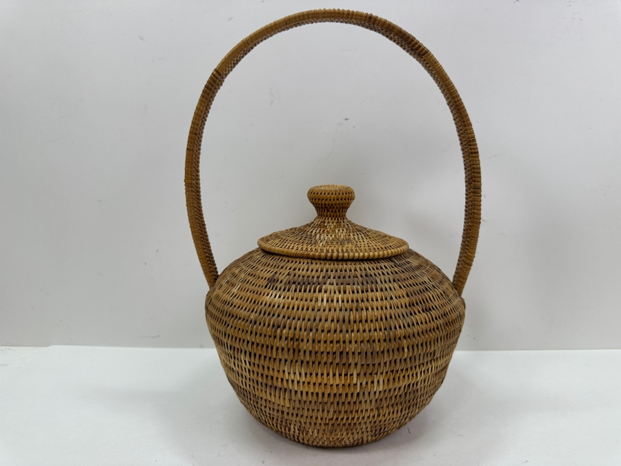 Finely Woven Handled Jar Basket With Lid 9W X 14H [Photo 3]