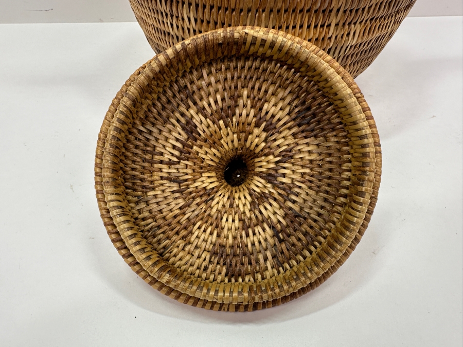 Finely Woven Handled Jar Basket With Lid 9W X 14H [Photo 7]