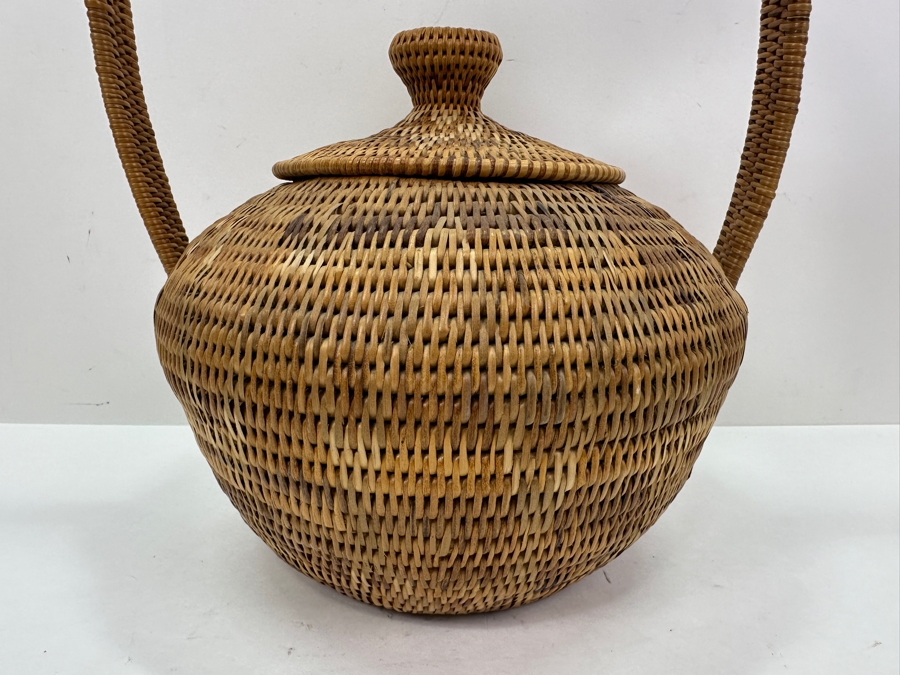 Finely Woven Handled Jar Basket With Lid 9W X 14H [Photo 4]