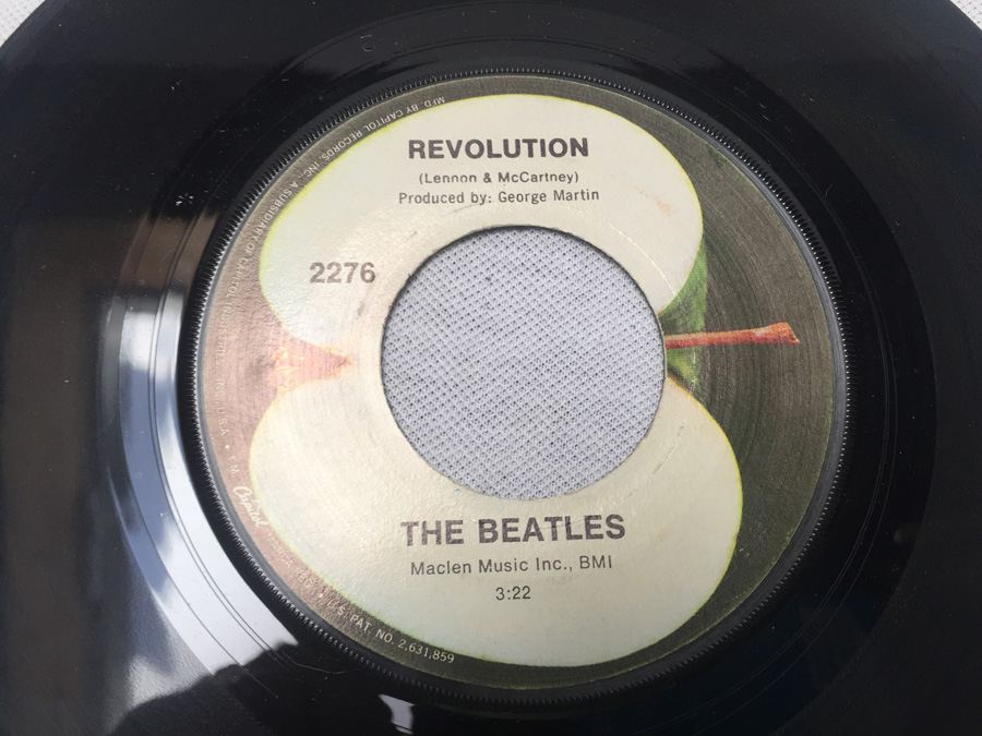 45 Vinyl Record Capital The Beatles 2276 Hey Jude / Revolution