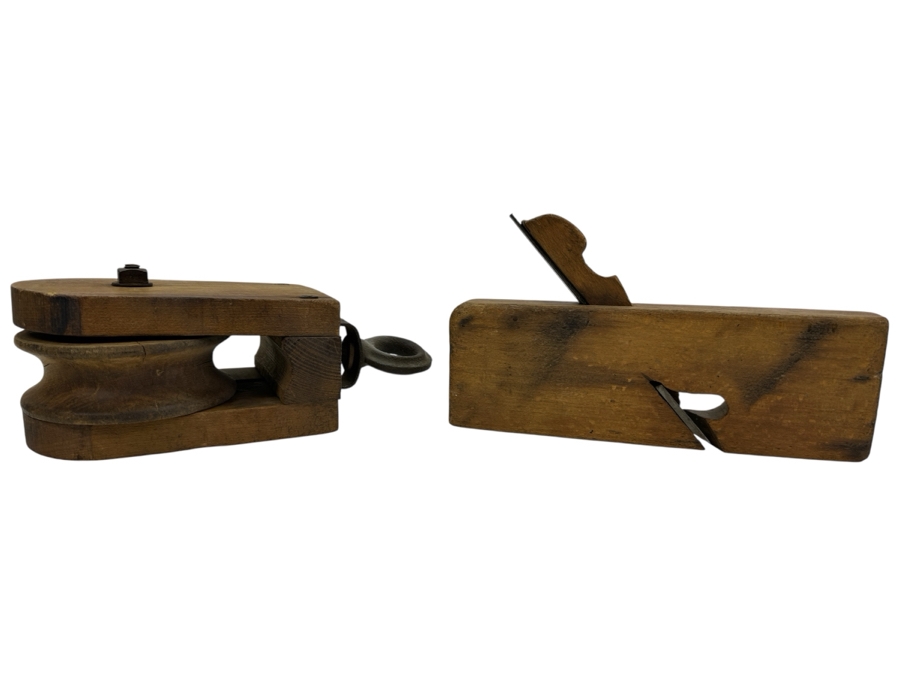 Old Wooden Plane 10.5'W & Pulley [Photo 1]