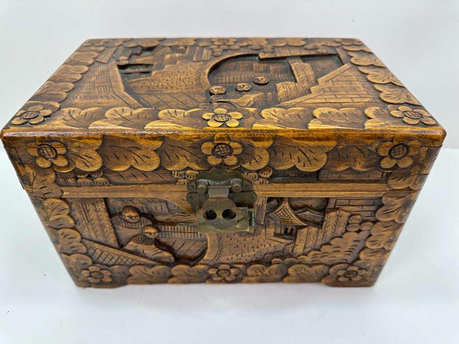 Vintage Hand Carved Chinese Box 12'W X 7.5'D X 7.5'H [Photo 3]