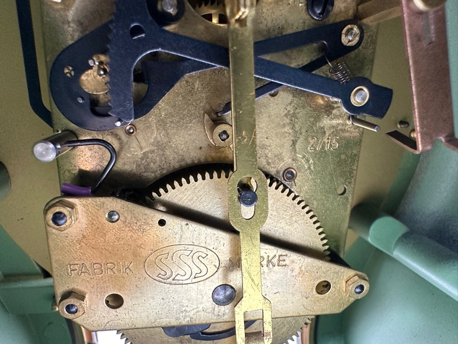 Vintage Hand Painted Du Chateau SSS Fabrik Marke Mantle Clock With Key Working 6.5'W x 3.25'D X 12'H [Photo 13]