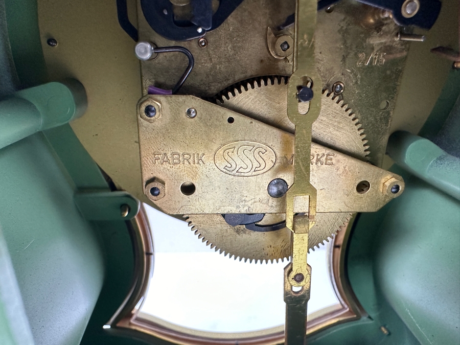 Vintage Hand Painted Du Chateau SSS Fabrik Marke Mantle Clock With Key Working 6.5'W x 3.25'D X 12'H [Photo 12]