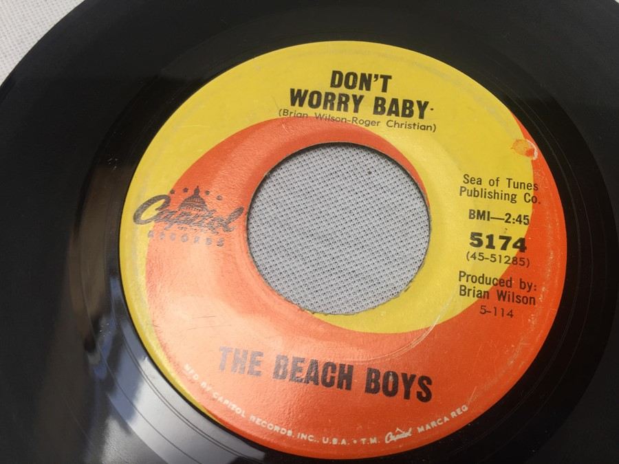 45 Vinyl Record Capital The Beach Boys 5174 I Get Around / Don't Worry Baby [Photo 4]