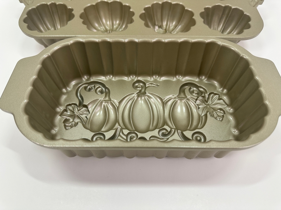 Set of (2) Vintage Nordic Ware Baking Molds 16' W [Photo 3]