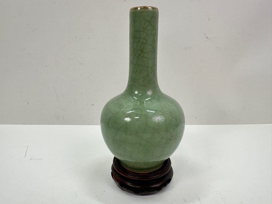 Vintage Chinese Green Porcelain Vase 6.5' H [Photo 2]