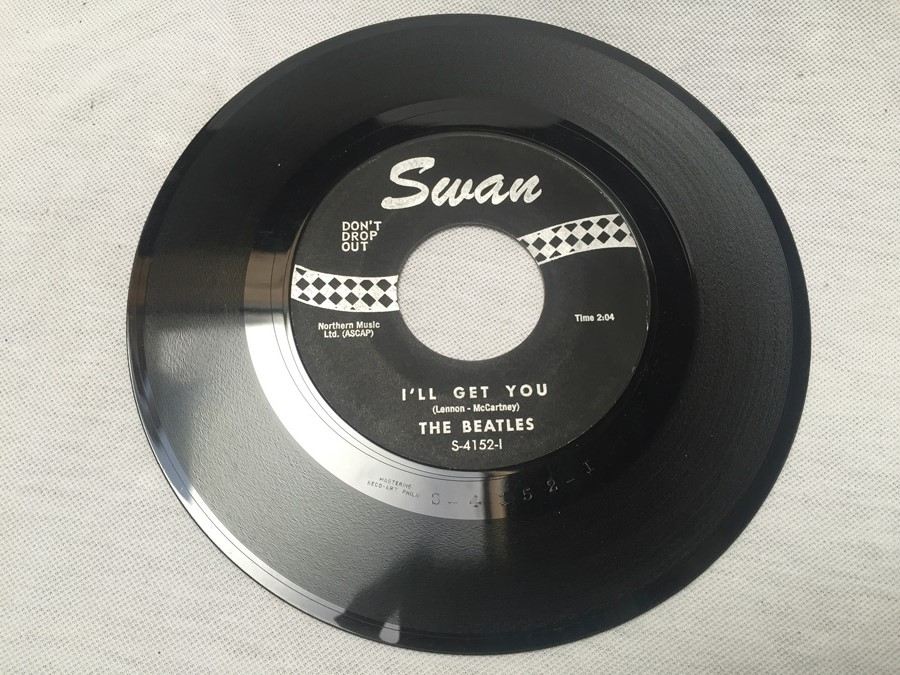 45 Vinyl Record Capital The Beatles S-4152-S She Loves You / I'll Get You [Photo 3]