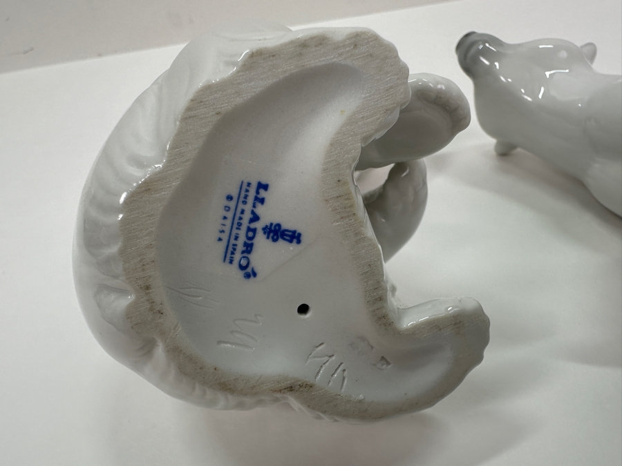 Pair of Lladro Porcelain Polar Bear Figurines Model #1207 and Model #1208 5' H [Photo 5]