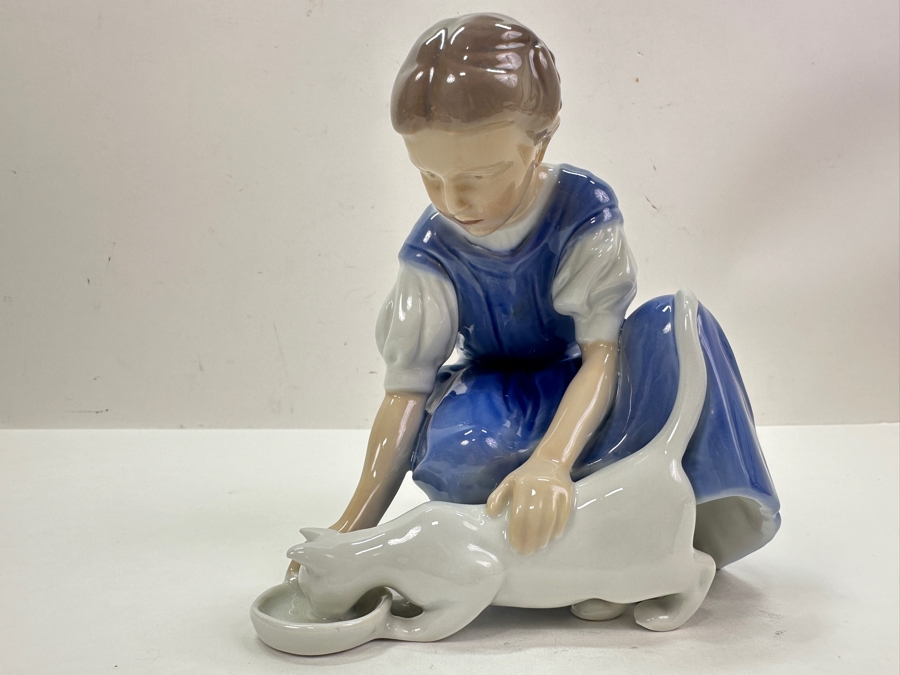 Bing & Grondahl B&G 'Only One Drop' Girl With Cat Figurine 5.5'H [Photo 3]
