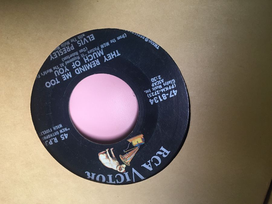 Retro Pink Tune Tote with 45's Vinyl Records [Photo 20]