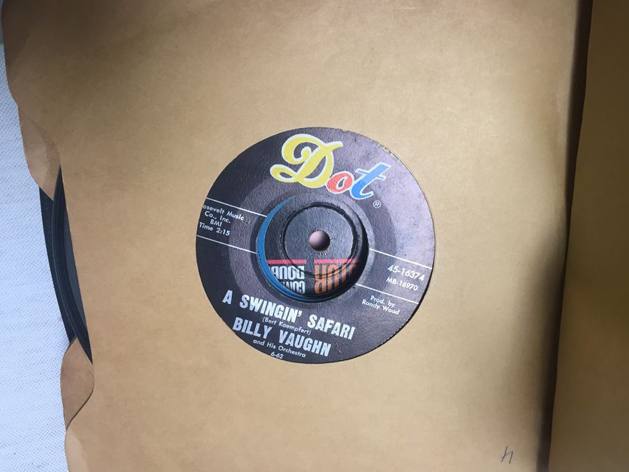 Retro Pink Tune Tote with 45's Vinyl Records [Photo 12]