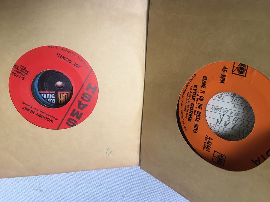 Retro Pink Tune Tote with 45's Vinyl Records [Photo 10]