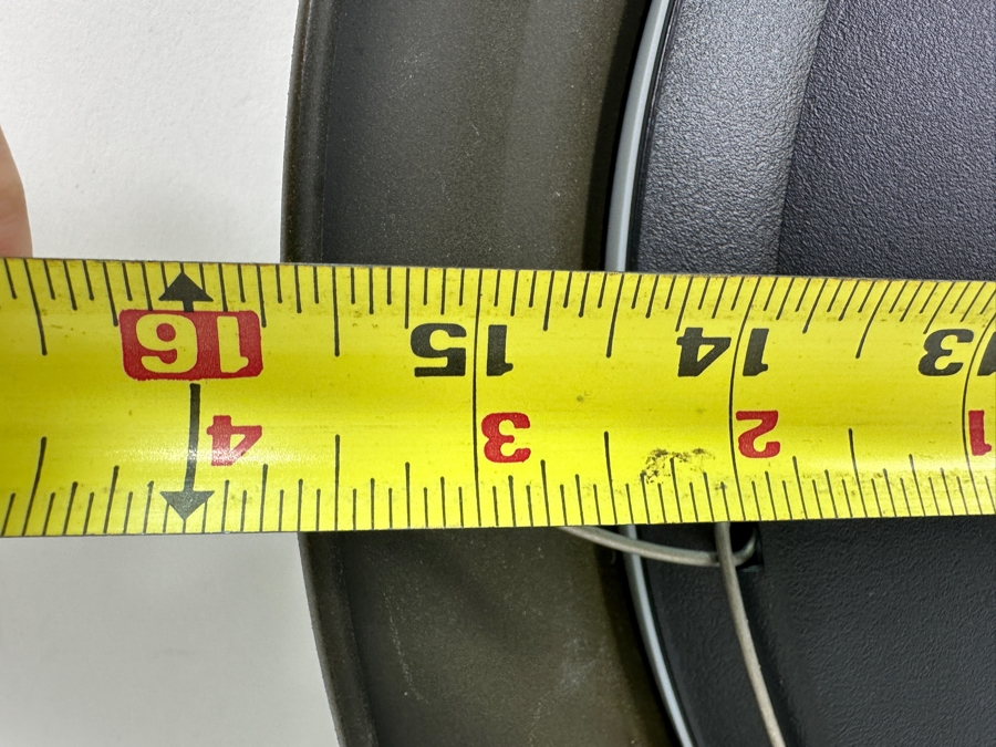 Bulova Quartz Battery Powered Wall Clock 15.5R [Photo 3]