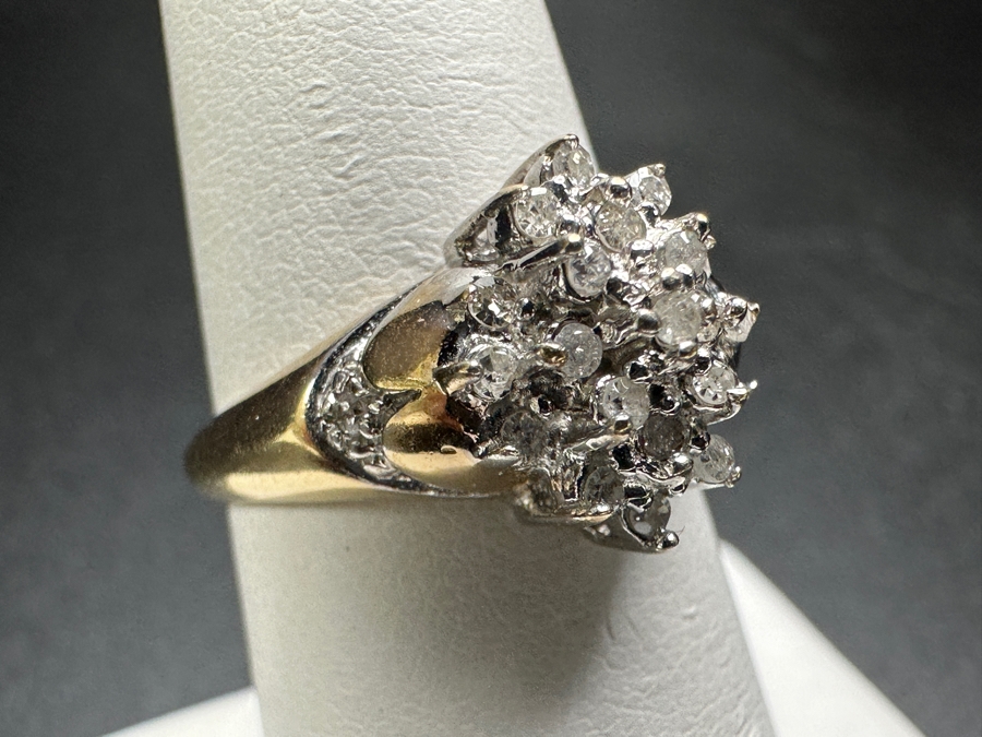 10k Gold Diamond Ring Set With (23) .01 Diamonds Est. .25cttw Size 7 3.6g Retails $600 [Photo 2]