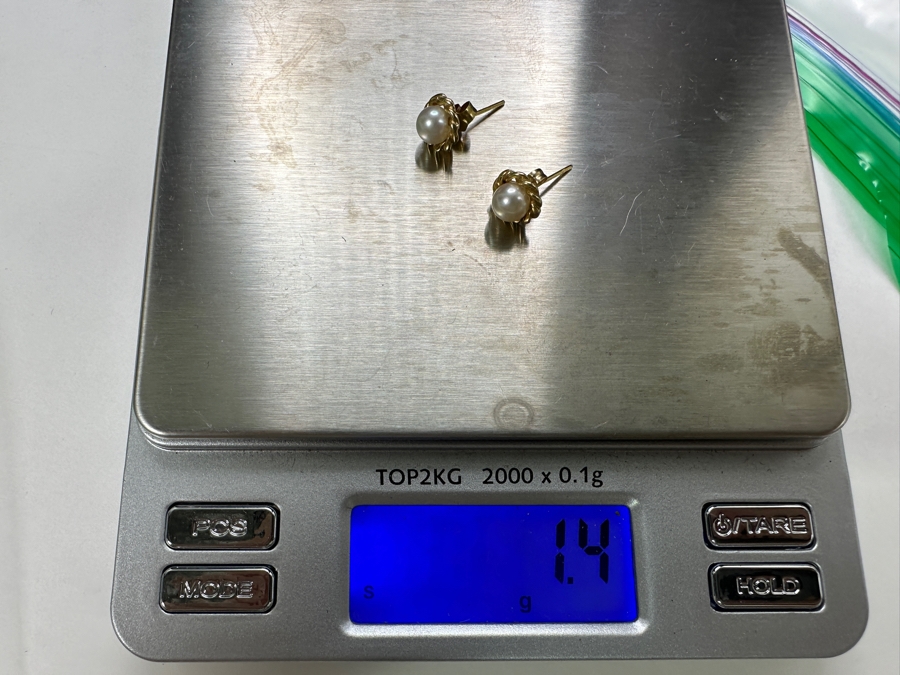 14k Gold Pearl Stud Earrings 1.4g [Photo 5]