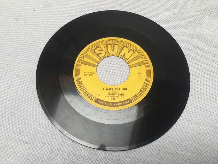 45 Vinyl Record Sun Record Co. Johnny Cash and Tennessee Two - I Walk the Line / Get Rhythm BMI U191 [Photo 5]