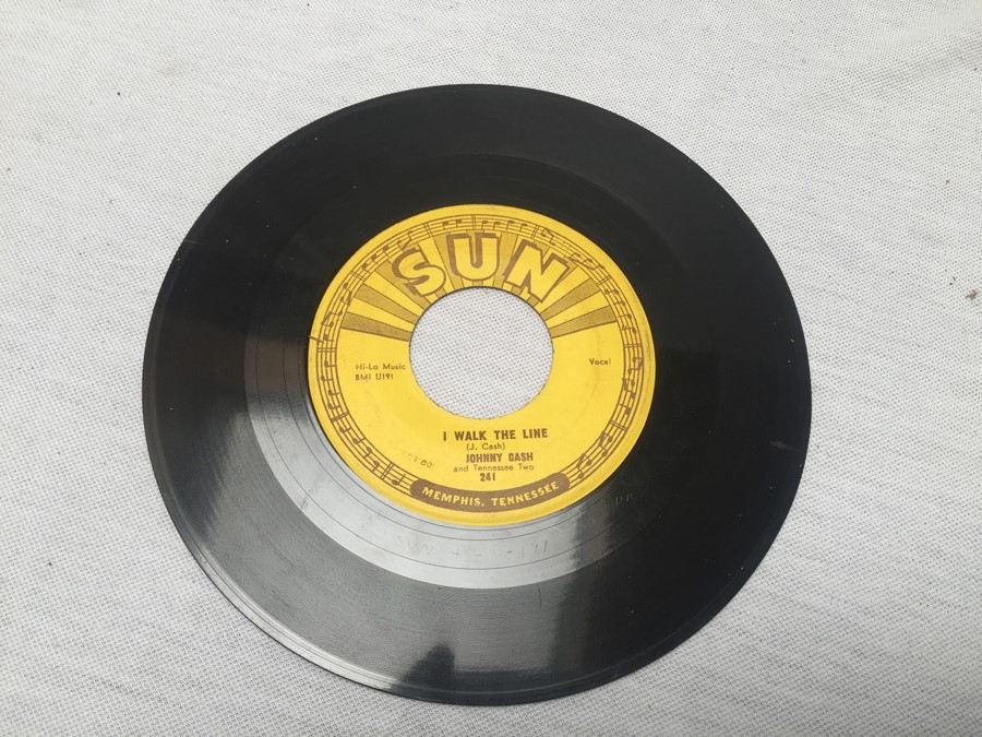 45 Vinyl Record Sun Record Co. Johnny Cash and Tennessee Two - I