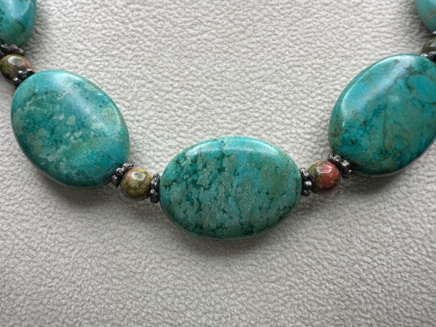 17' Turquoise Bead Necklace [Photo 2]