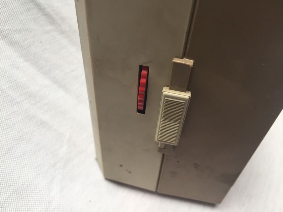 Mercury Portable Battery Powered Record Player Phonograph Made in Holland by Philips [Photo 6]