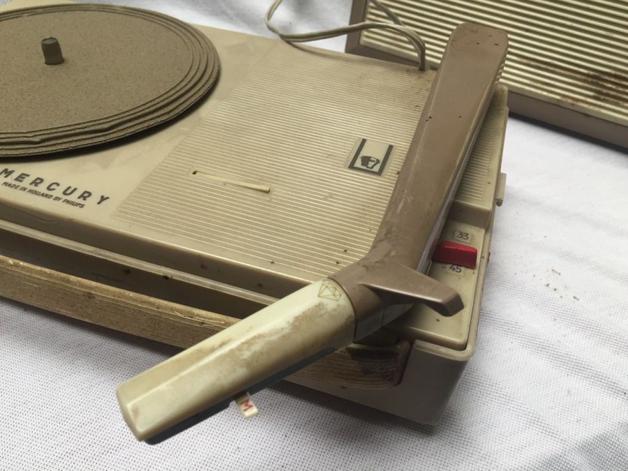 Mercury Portable Battery Powered Record Player Phonograph Made in Holland by Philips [Photo 3]