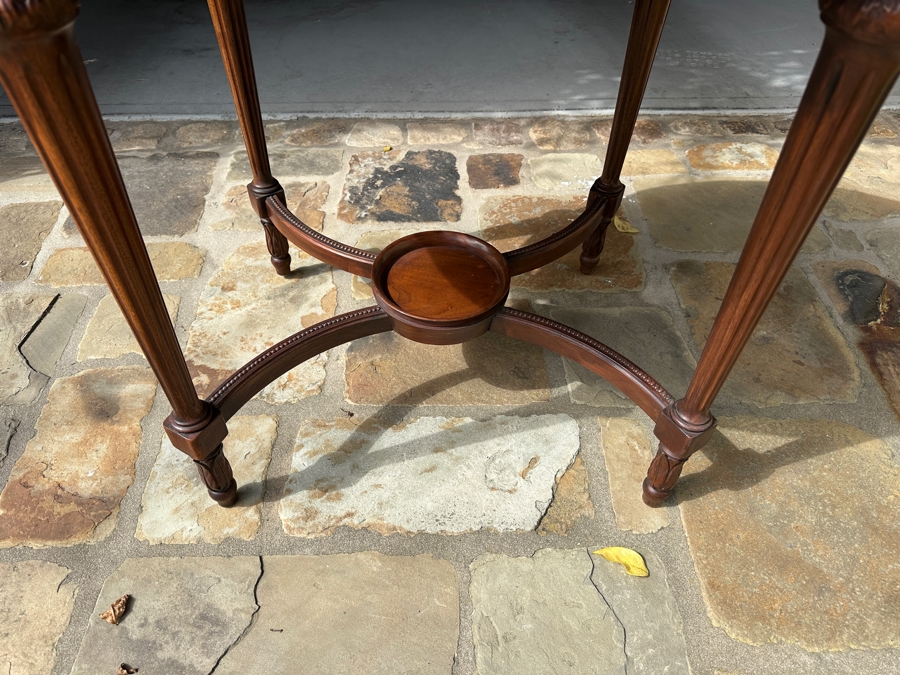 Just Added - Vintage Imperial Oval Wooden Side Table 34 X 24 X 29H [Photo 4]