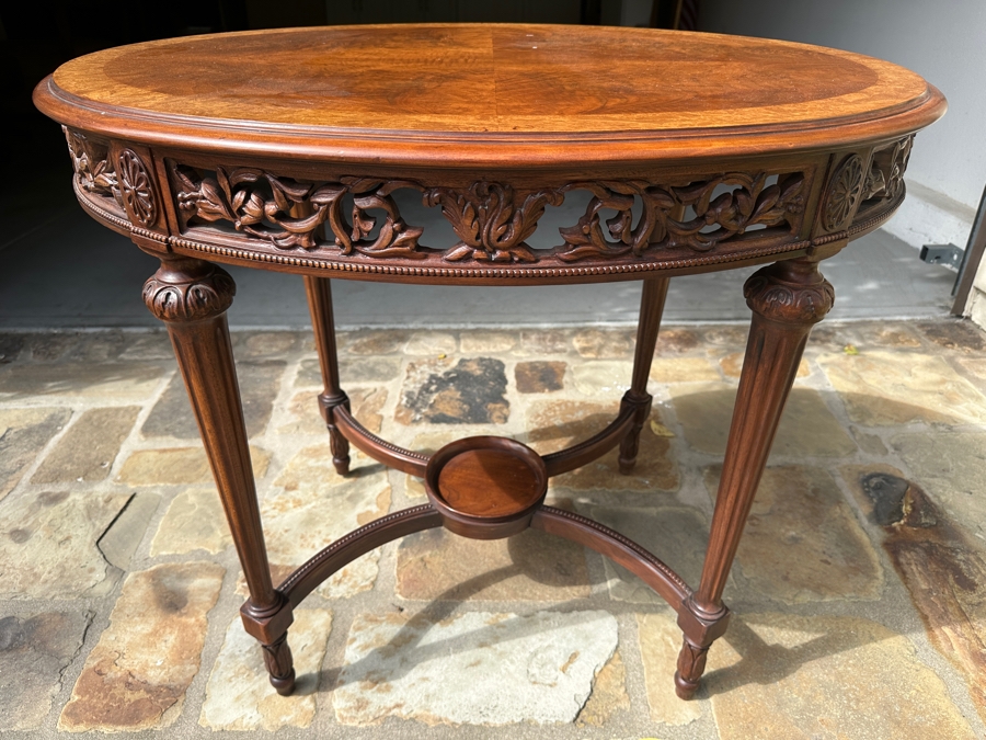 Just Added - Vintage Imperial Oval Wooden Side Table 34 X 24 X 29H [Photo 3]