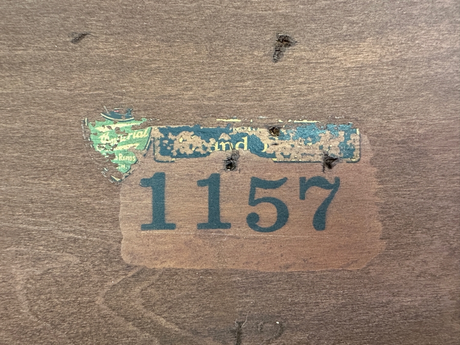 Just Added - Vintage Imperial Oval Wooden Side Table 34 X 24 X 29H [Photo 5]