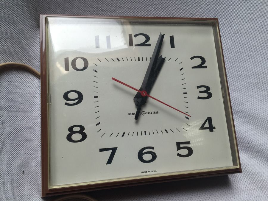 Vintage General Electric GE Wall Clock [Photo 2]