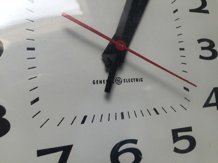 Vintage General Electric GE Wall Clock [Photo 3]