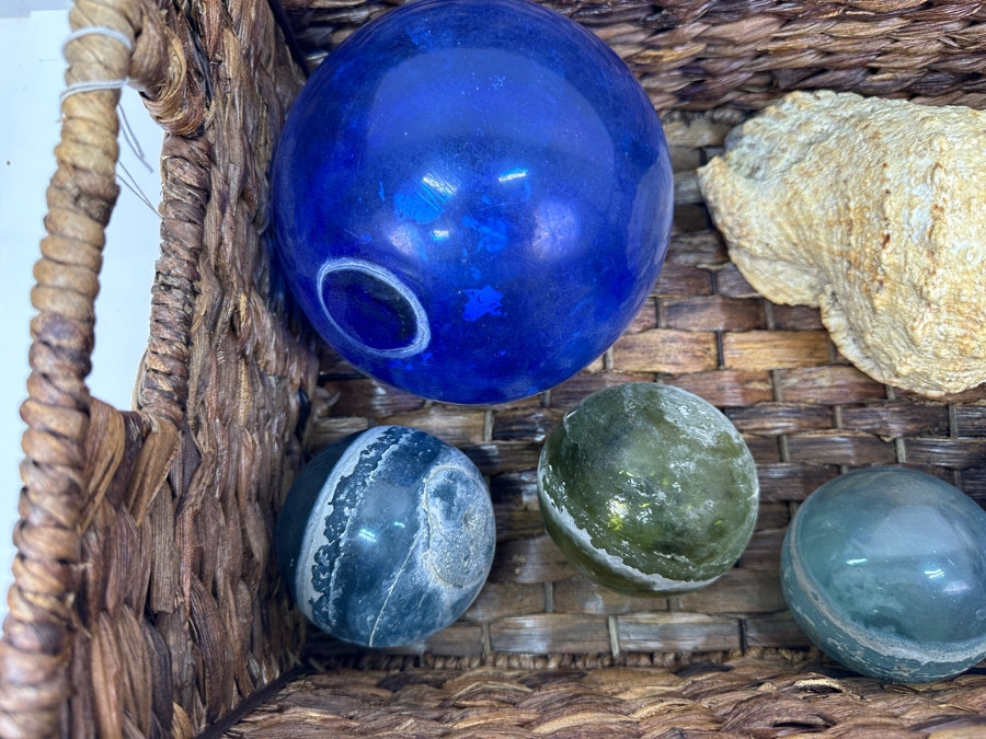 Pottery Barn Havana Basket With (5) Glass Fishing Floats And Organic Seashell [Photo 2]