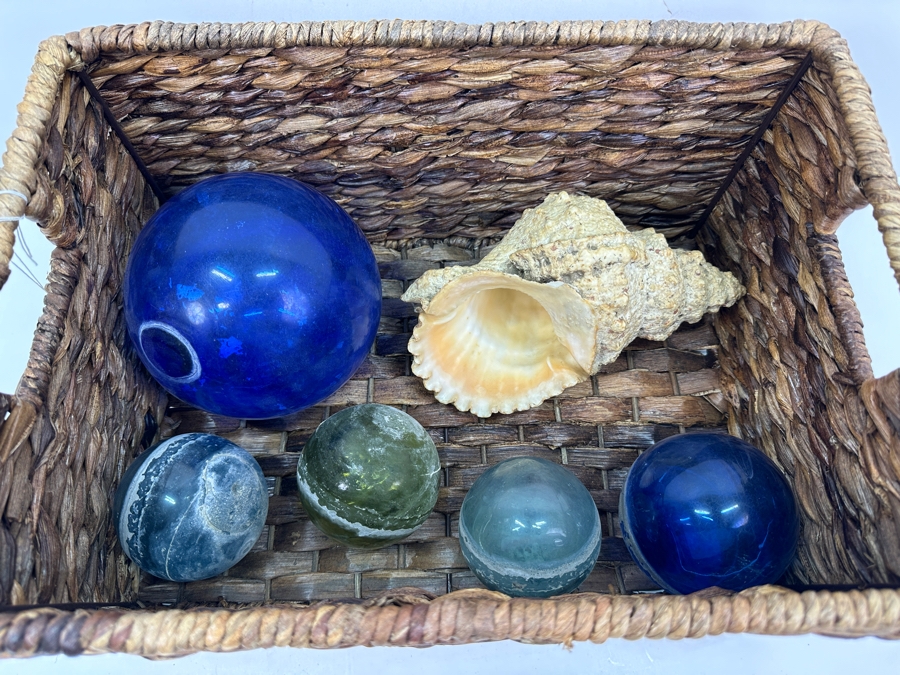 Pottery Barn Havana Basket With (5) Glass Fishing Floats And Organic Seashell [Photo 6]
