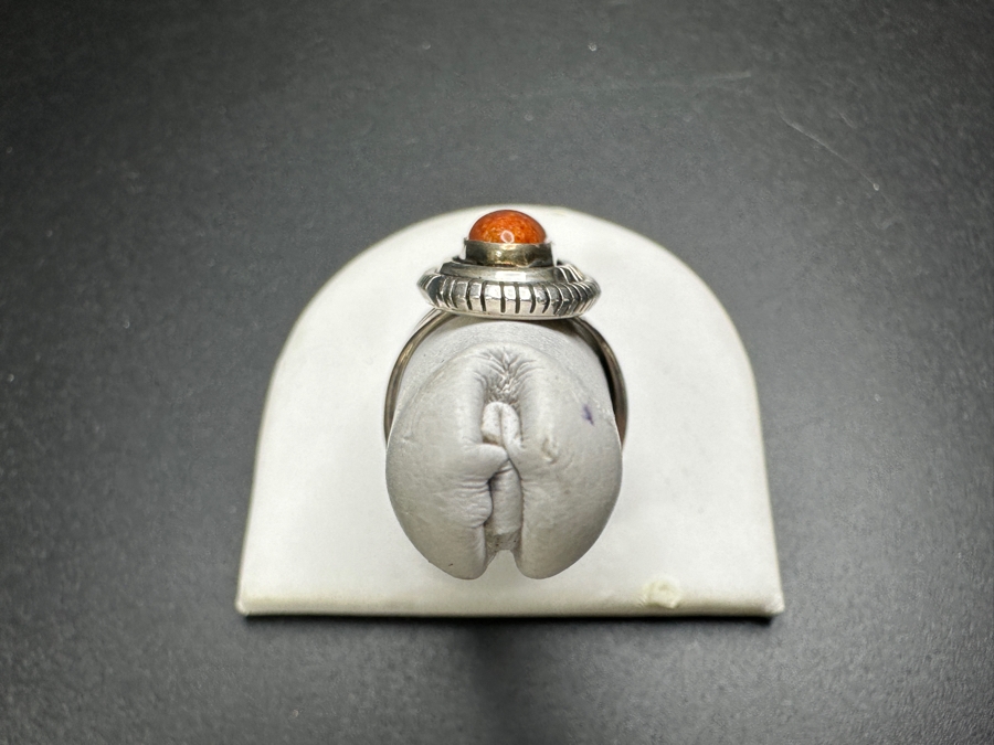 Sterling Silver Running Bear R.B. Orange Spiny Oyster Ring Size 9 12.2g	 [Photo 6]