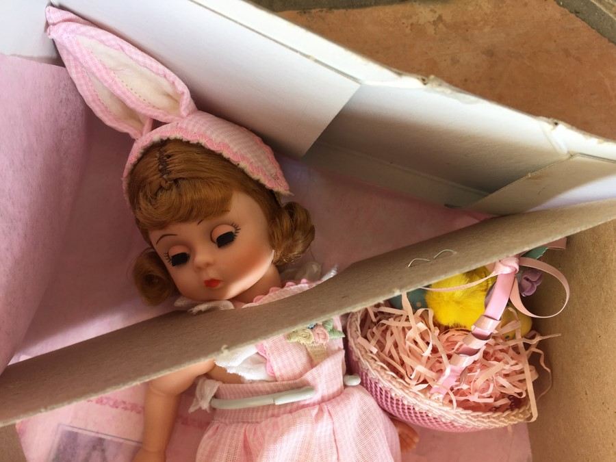 HUGE Vintage Madame Alexander Doll Collection in Original Boxes - 40 Dolls! [Photo 96]