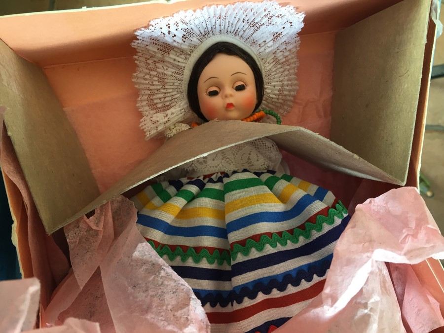 HUGE Vintage Madame Alexander Doll Collection in Original Boxes - 40 Dolls! [Photo 50]