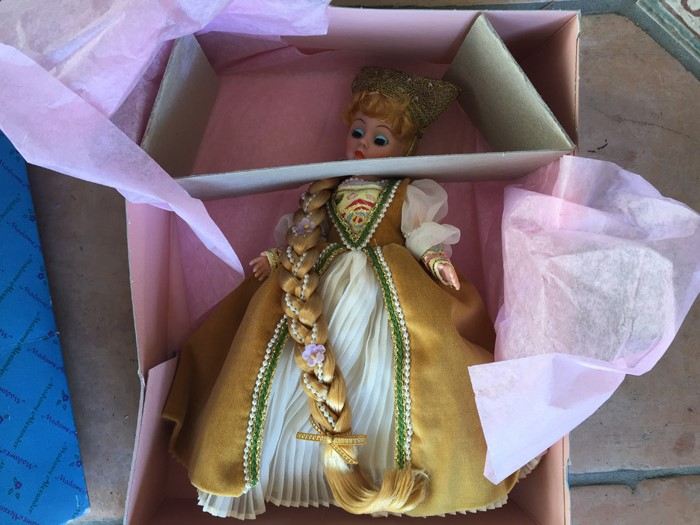 HUGE Vintage Madame Alexander Doll Collection in Original Boxes - 40 Dolls! [Photo 91]