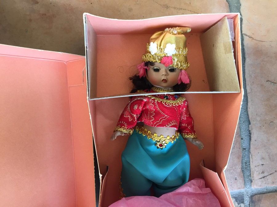 HUGE Vintage Madame Alexander Doll Collection in Original Boxes - 40 Dolls! [Photo 70]