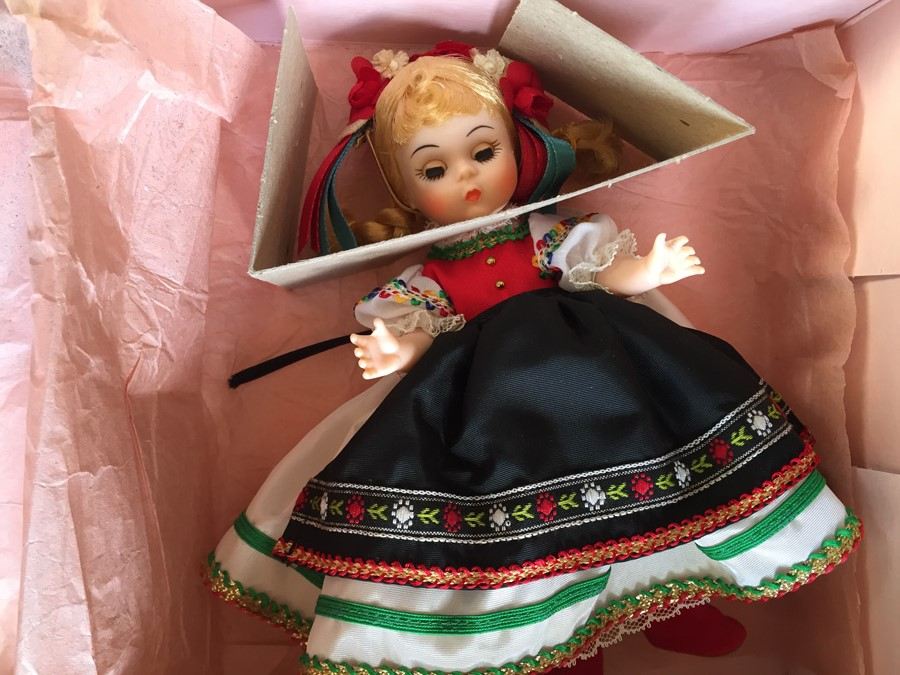 HUGE Vintage Madame Alexander Doll Collection in Original Boxes - 40 Dolls! [Photo 59]